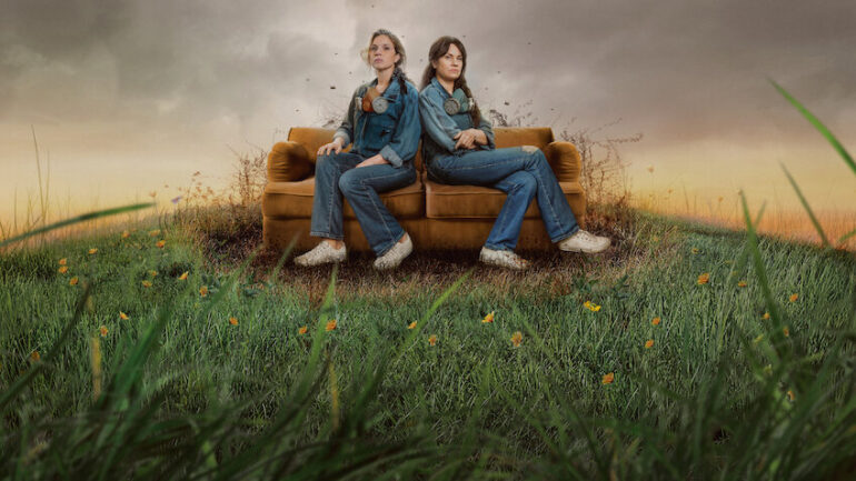 Socjologiczna i estetyczna autopsja serialu „Czas much” na Netflixie